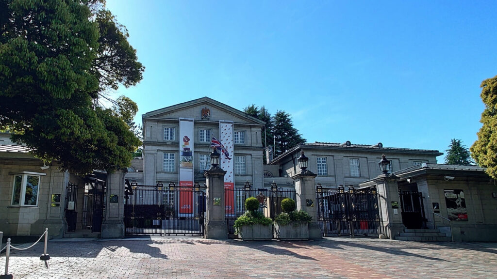 出張者・旅行者が知っておくべき大使館・領事館の活用シーンについて